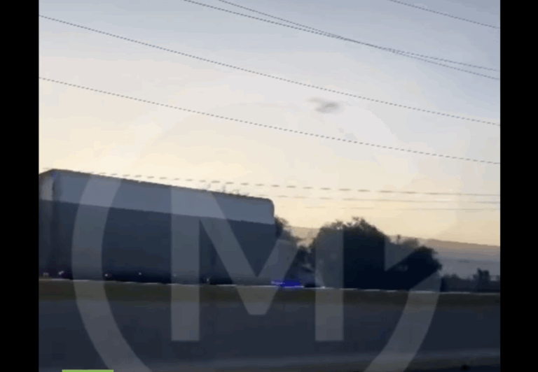 🚨 Camión circula en sentido contrario en la autopista México-Puebla; es detenido por la Guardia Nacional